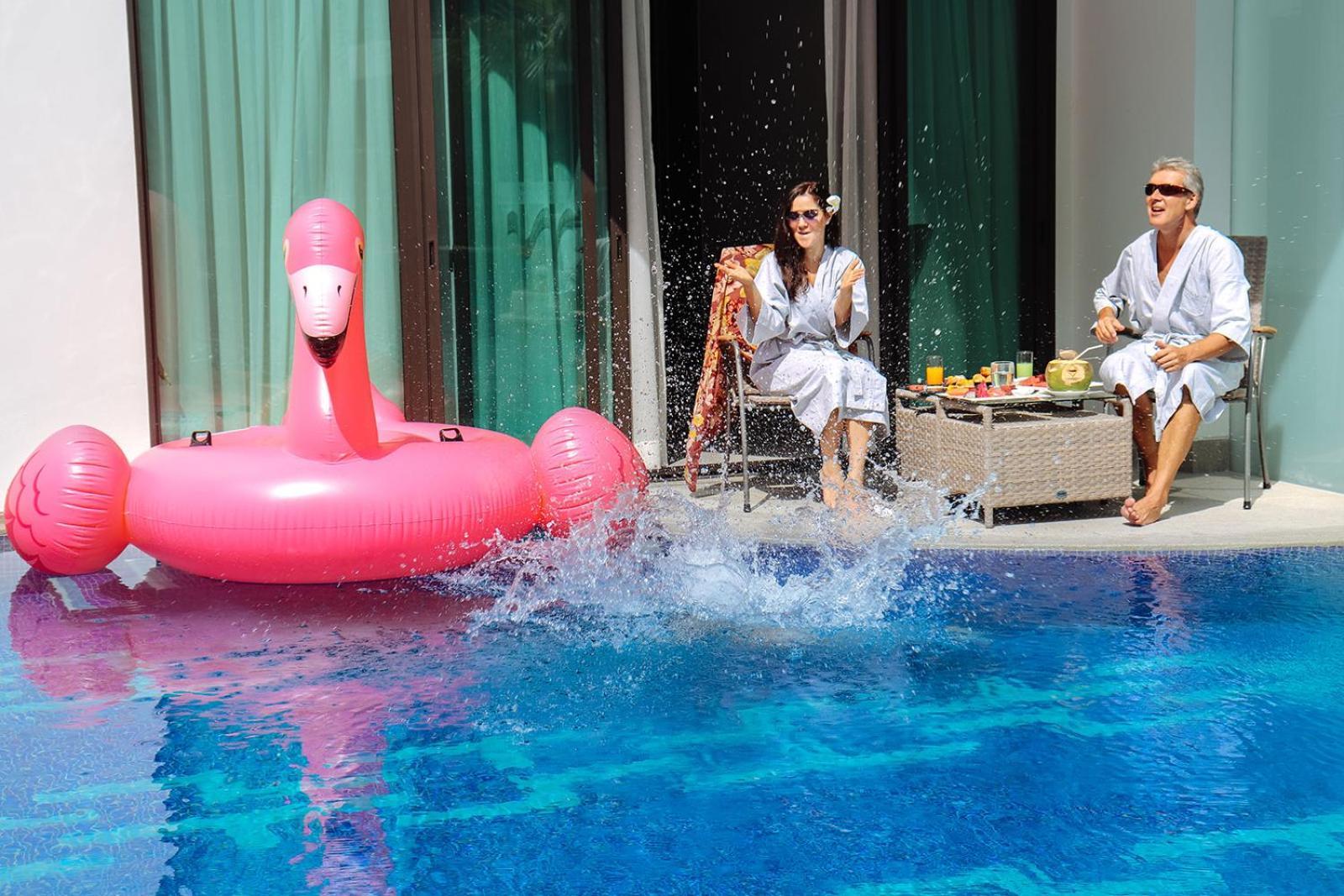 Deluxe Pool Access,1340285690:JPEG
